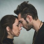 Les rôles inconscients dans le couple : comment sortir des schémas répétitifs ?
