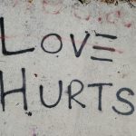 Pourquoi tombons nous amoureux de personnes indisponibles (et comment en sortir)